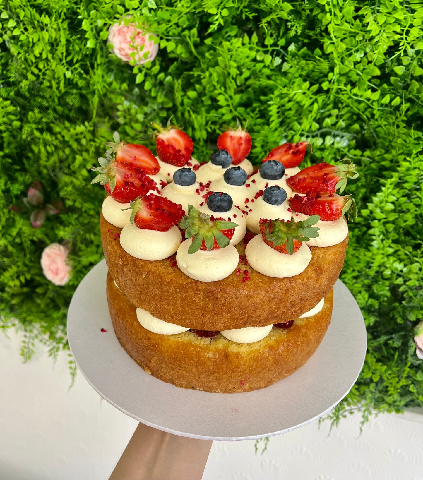 8" Classic Victoria Sponge