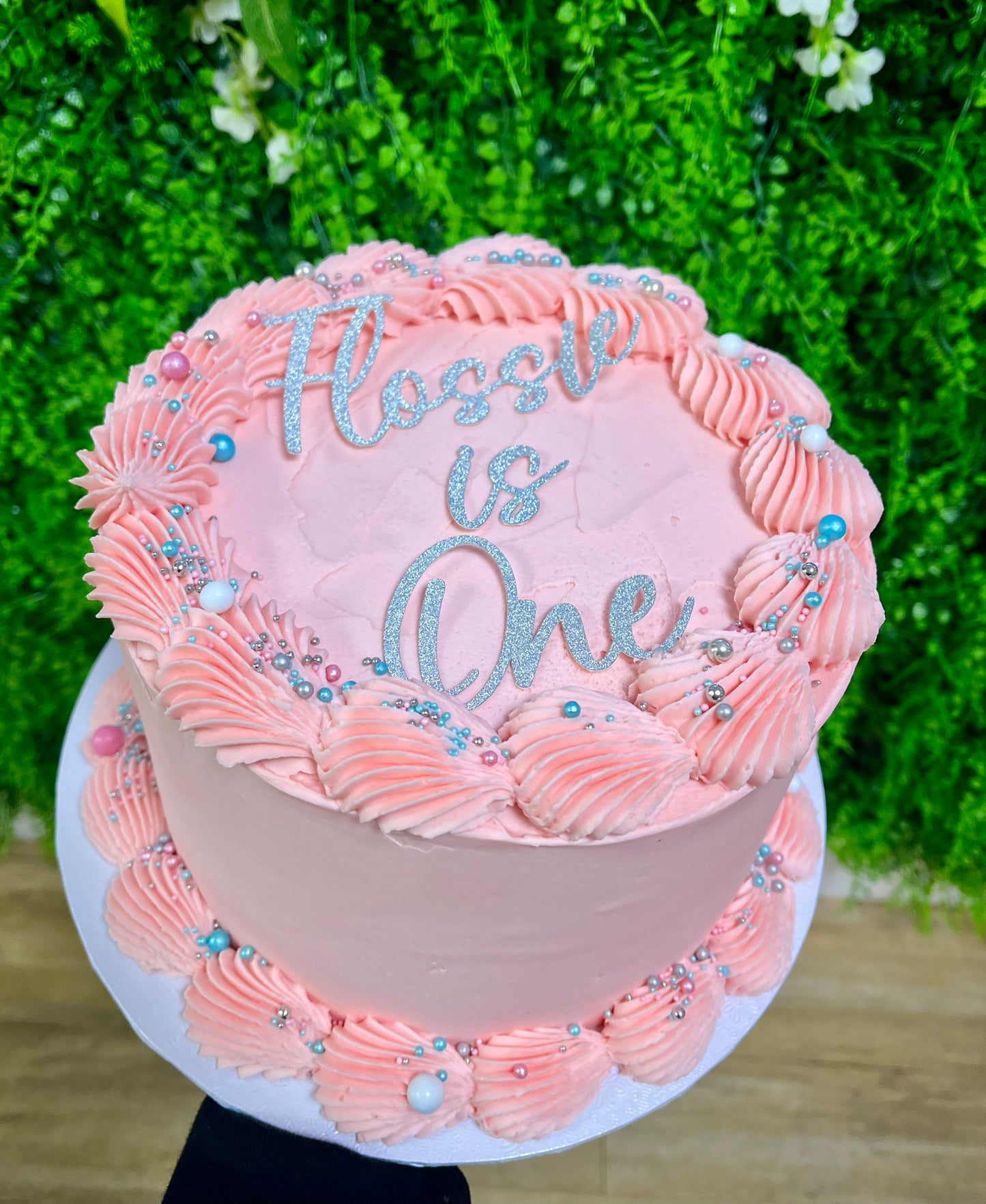 8" Vanilla Cake (Colours can be changed)